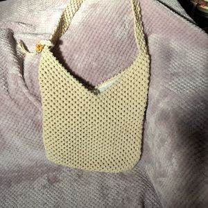 You know you’ll use this crochet shoulder bag!